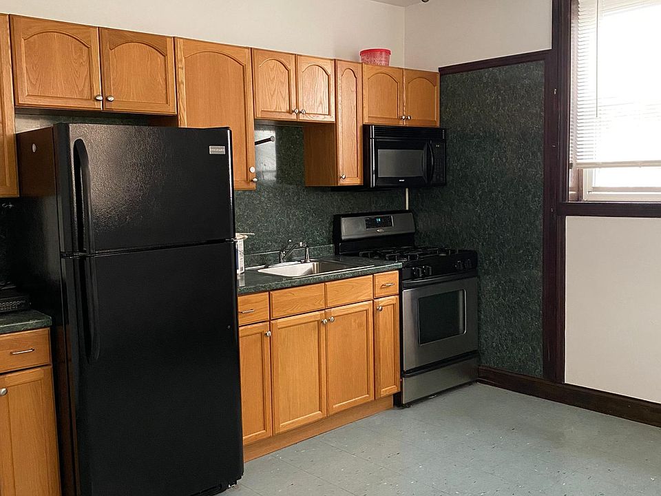 1st image of 163 Irving Ave