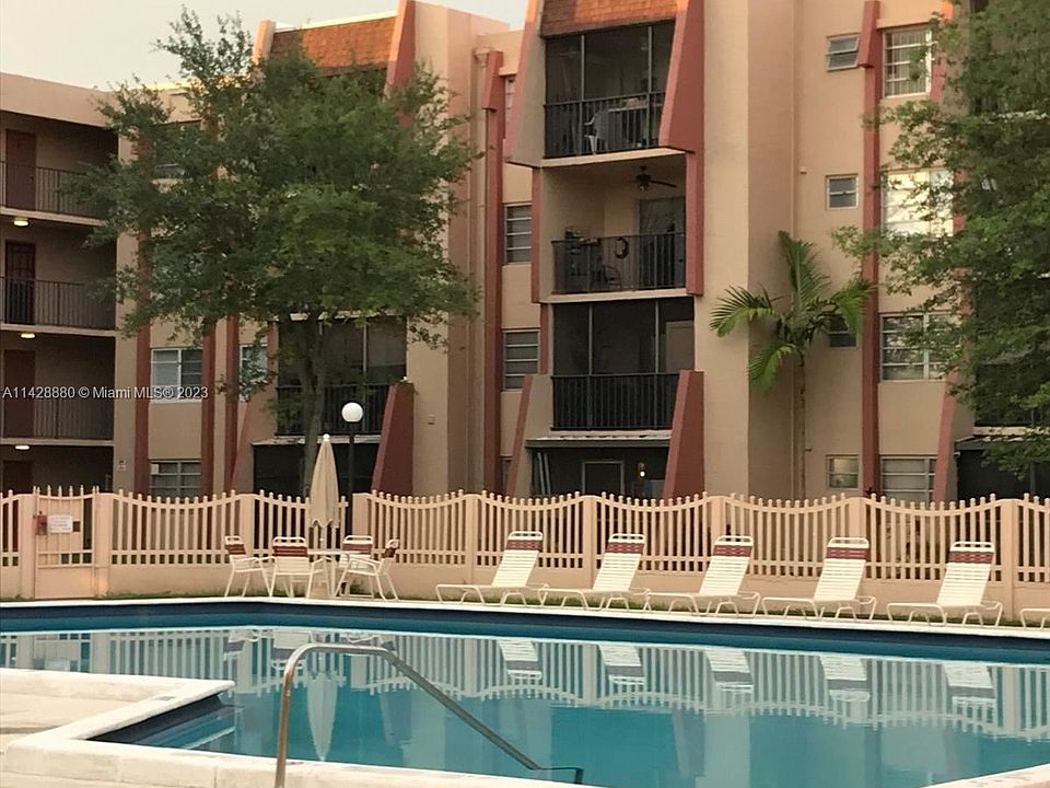 1st image of 13707 Kendale Lakes Cir APT 203