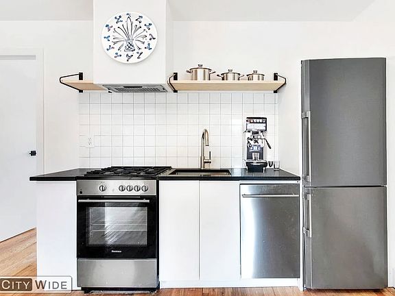 5th image of 487 Atlantic Ave #3