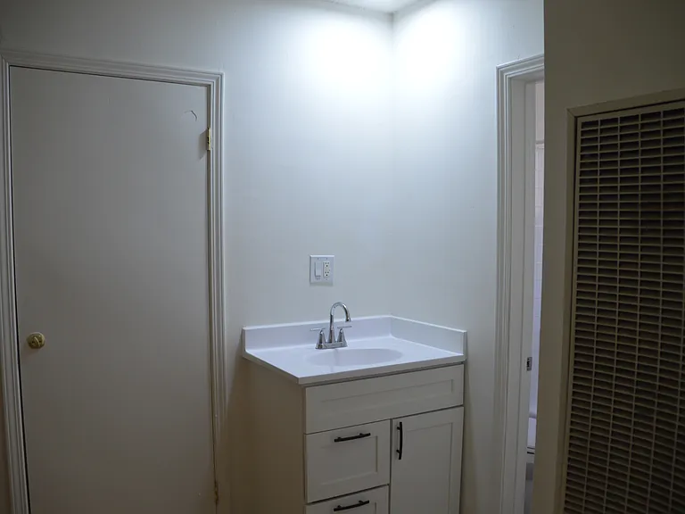1835 Purdue Ave #8A — Photo 5