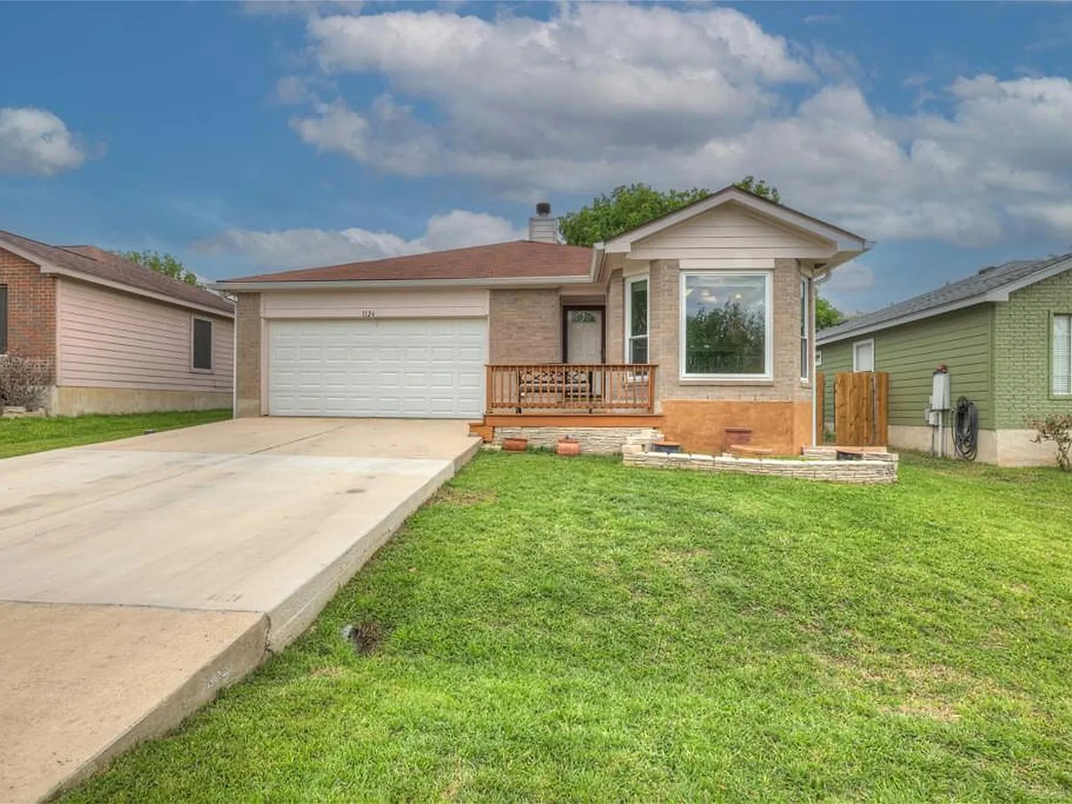 3 bed, 2.0 bath, 1342 sqft, $1,675 — Photo 1
