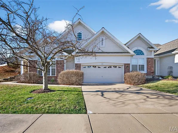 664 Bluffs View Ct, Eureka, MO 63025