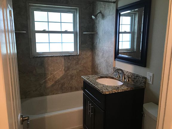 2nd image of 208 Parkland Ave Unit 2