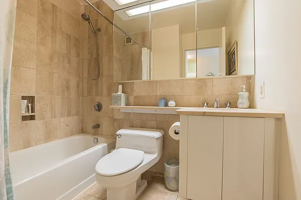 Sold by R New York | media 7