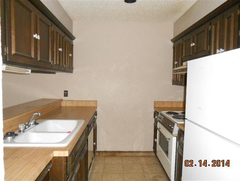 2nd image of 1423 N Perry Ave