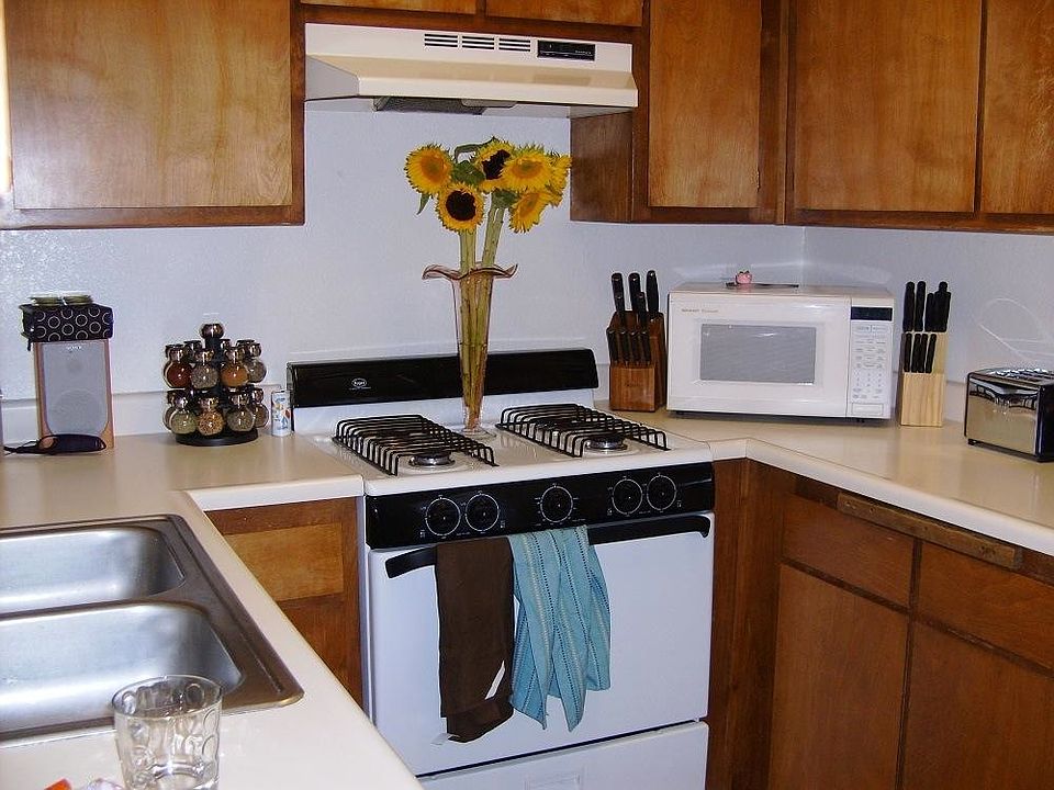 1st image of 3590 El Portal Dr APT 6