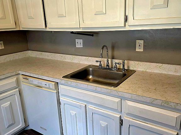 5th image of 12 Bradley Cir #E3