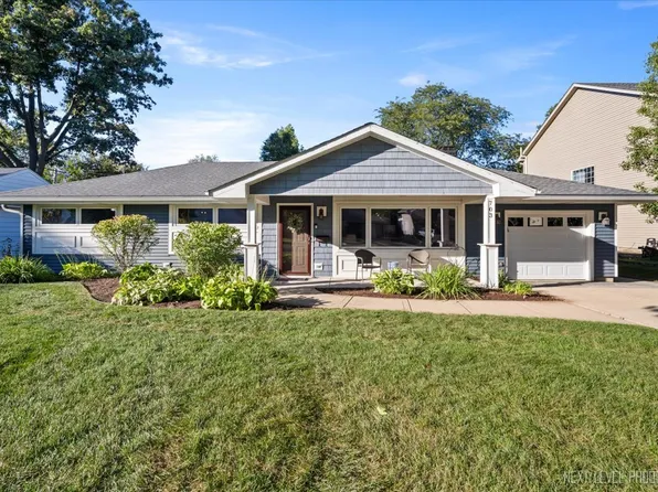 703 Wakeman Ave, Wheaton, IL 60187