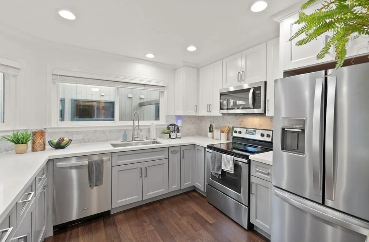 2 bed, 1244 sqft, $4,400 — Photo 4