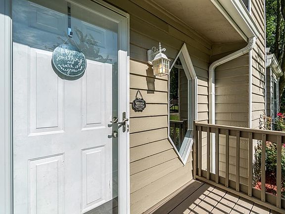 4th image of 192 Lester Woods Ct