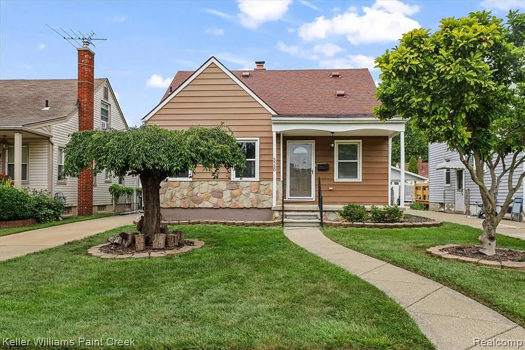 3 bed, 1.0 bath, 1144 sqft, $2,300 — Photo 1