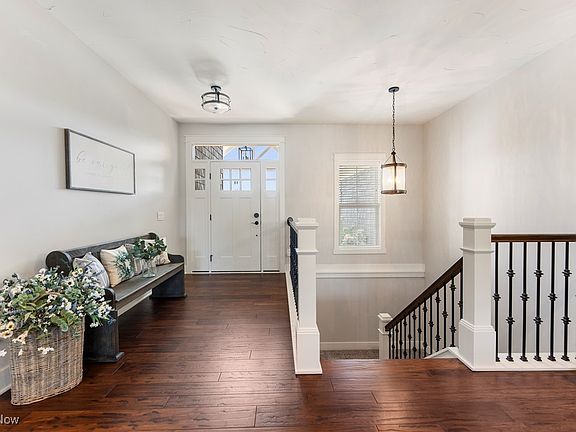 3rd image of 7575 Southridge Cir NW