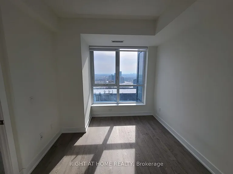 7 Mabelle Ave #4001 — Photo 23
