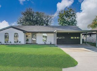 2810 Spa Dr, Deer Park, TX 77536