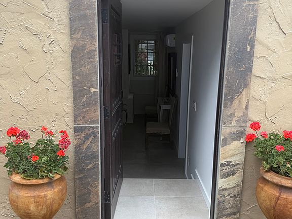 4th image of 1552 Cowper St