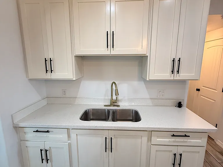 1050 W Rosewood Dr — Photo 16