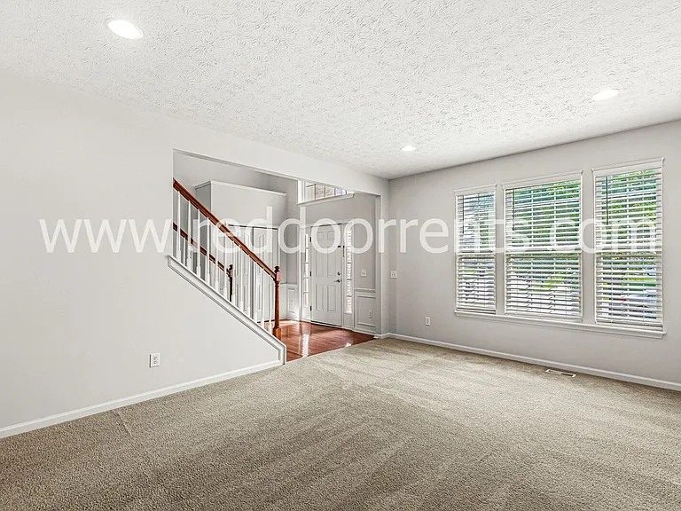 4712 Pebblepointe Pass — Photo 9