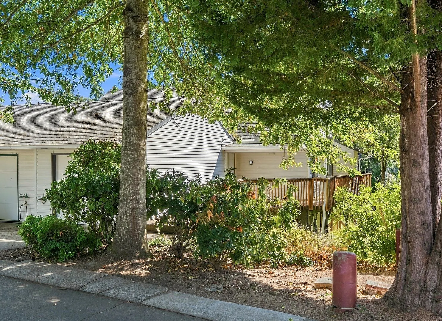 3 Bedroom Near Beaverton Town Square — Photo 4