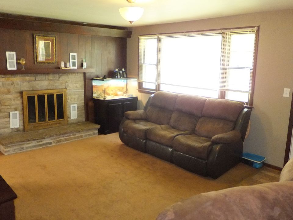 1st image of 812 Emerald Ln