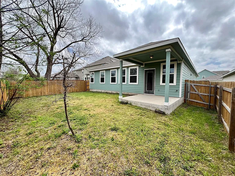 11908 Saddle Rock Dr — Photo 18