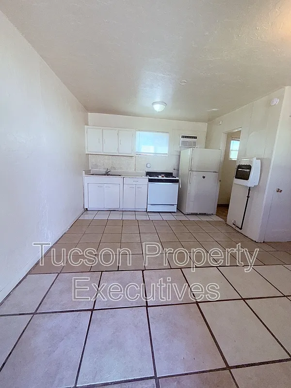 Studio, 1.0 bath, 400 sqft, $750 — Photo 4
