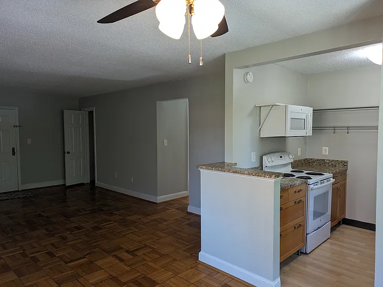 1716 W Abingdon Dr — Photo 11