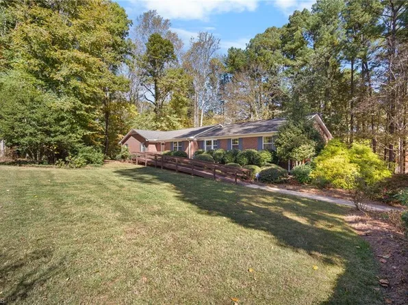 104 Alpine Dr, Lexington, NC 27292