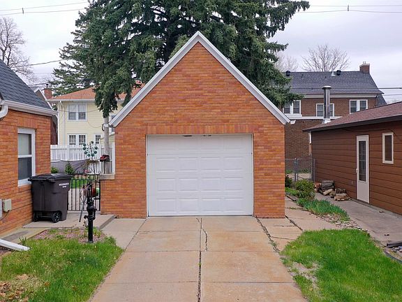 4th image of 1134 N Denver Ave