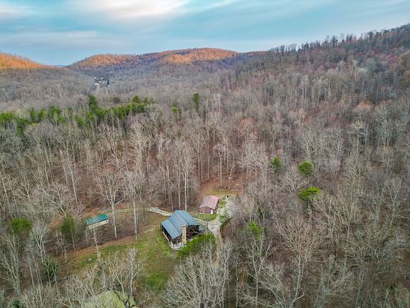 2nd image of 1996 Randalls Run Rd