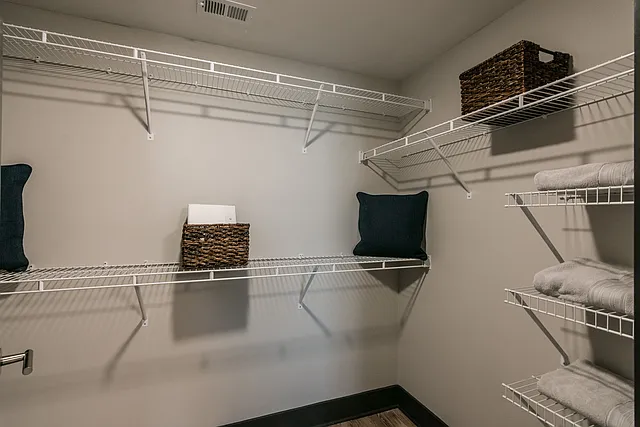 Vintage Gateway Apartments — Photo 14