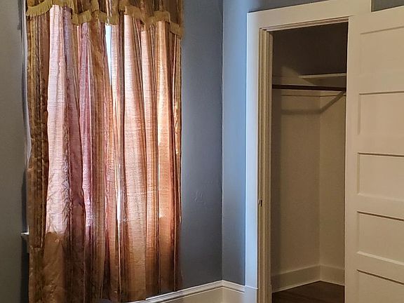 5th image of 280 E Saint John St #3