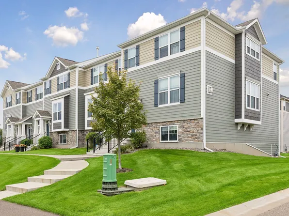 6957 W Locke Pointe Dr NE, Fridley, MN 55432