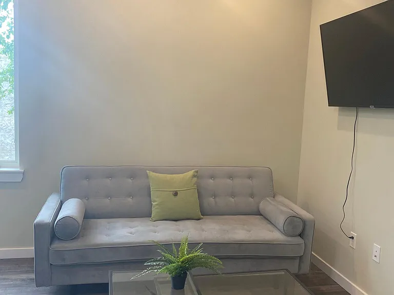 438 Wiota St #2R — Photo 10
