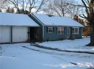 2 Sherwood Dr, New Milford, CT 06776