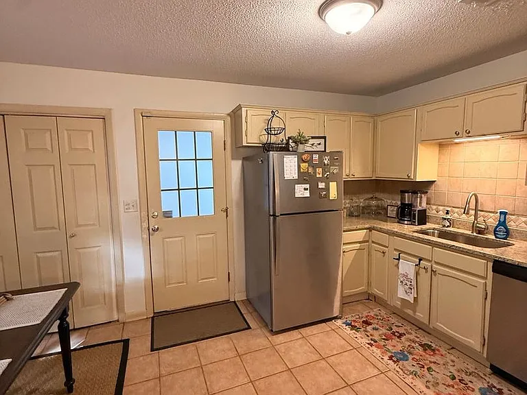 17 Prince William Dr — Photo 8