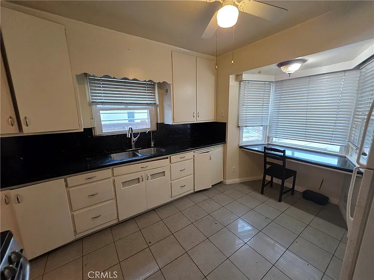 25 E San Marino Ave #25 — Photo 15
