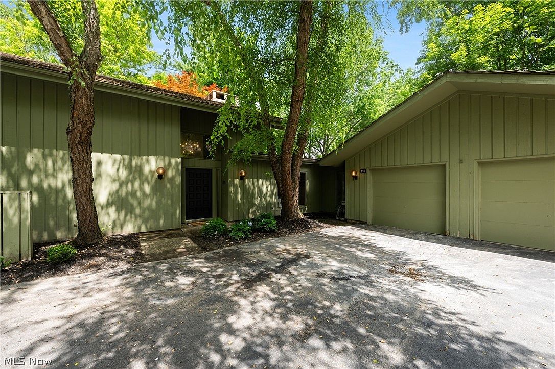 550 Russet Woods Ln #25