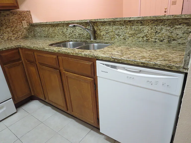 2901 San Jacinto Blvd #207 — Photo 15