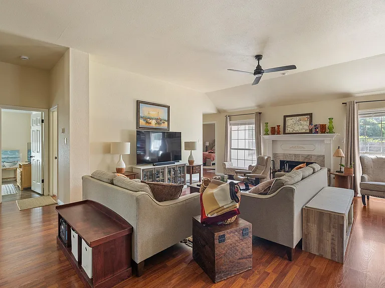 2305 Raintree Path — Photo 7