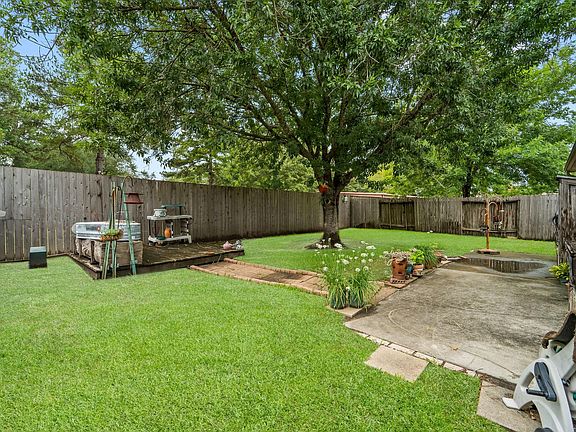 5th image of 22127 Holly Branch Dr