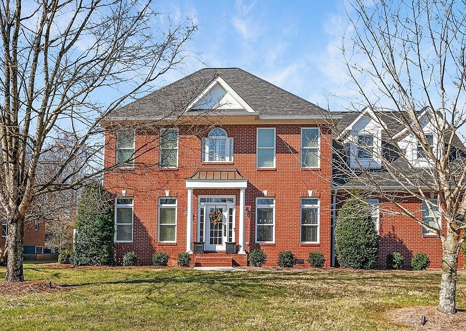 1st image of 360 Avey Cir