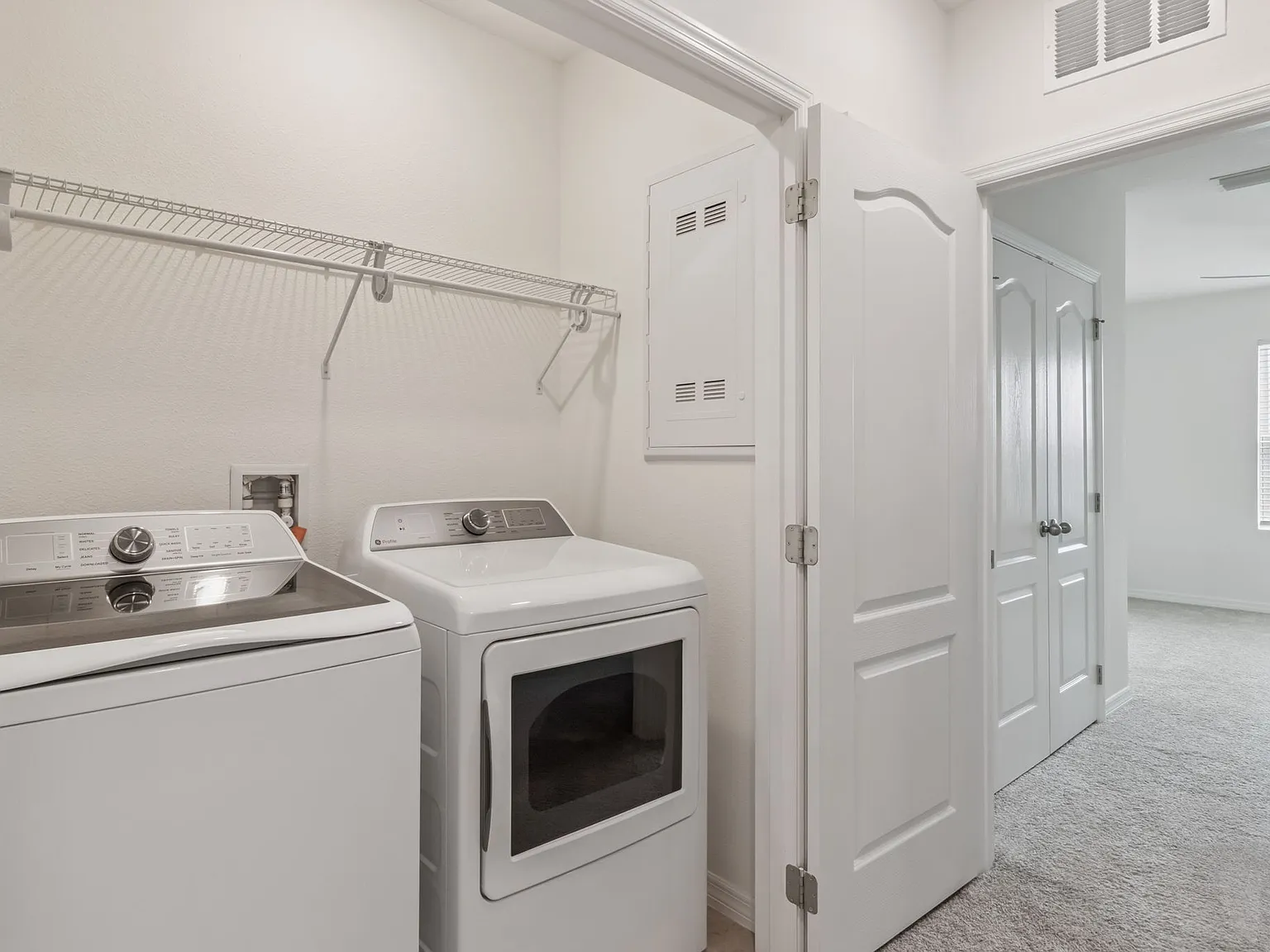 3 bed, 1673 sqft, $2,100 — Photo 3