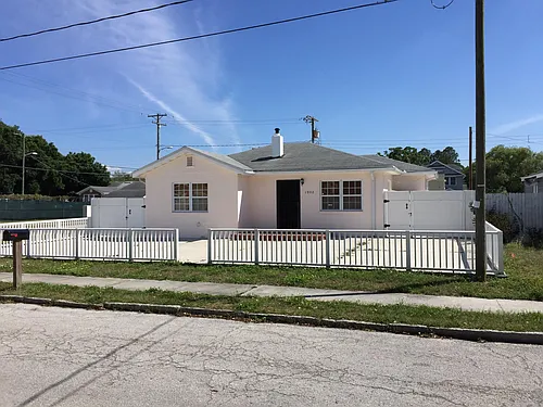 1902 W Lemon St Photo 1