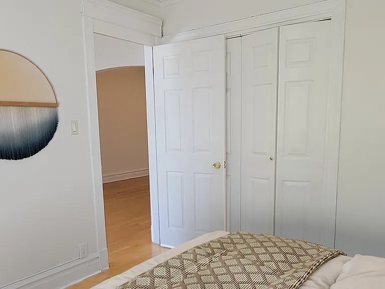 2054 W Roscoe St #2F — Photo 7
