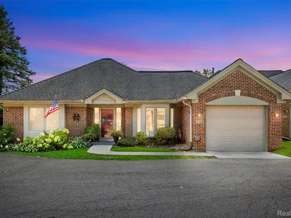 21388 Magnolia Ct, Farmington, MI 48336