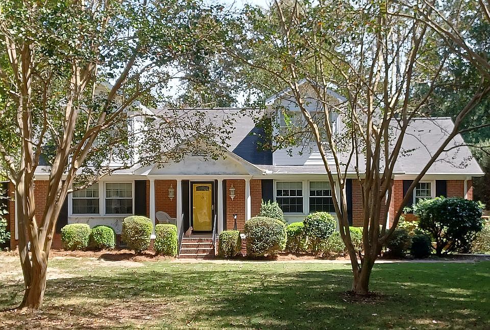 2nd image of 914 Woodland Dr