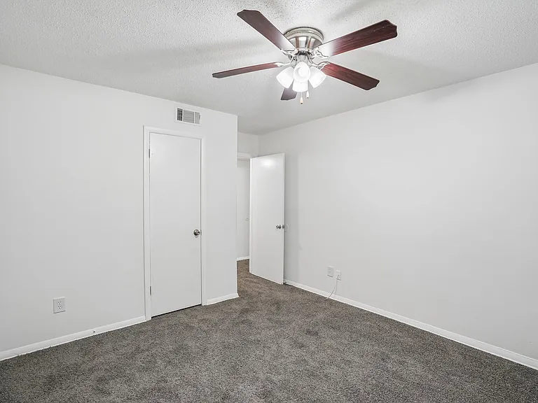 Lewis on Cascade Apartments — Photo 25