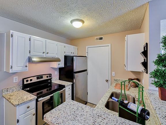 3rd image of 5300 Catalina Circle Dr #2285GLD
