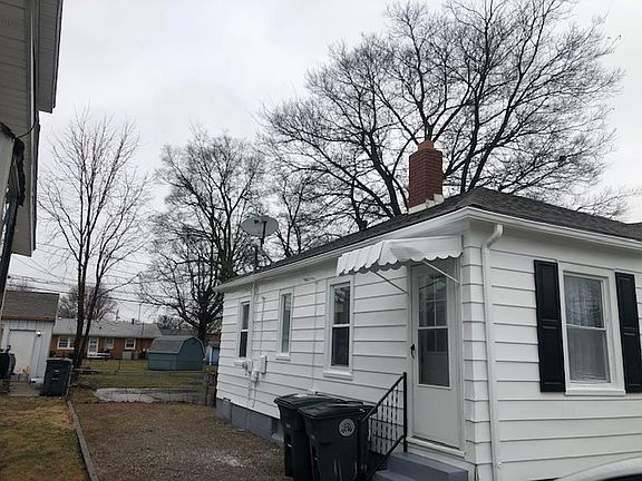 2nd image of 924 E Parkland Ave