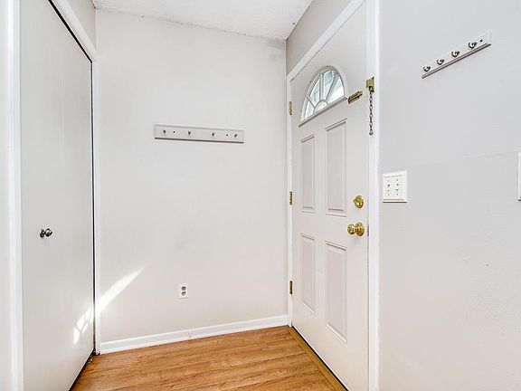 4th image of 2478 Cobble Hill Alcove APT D